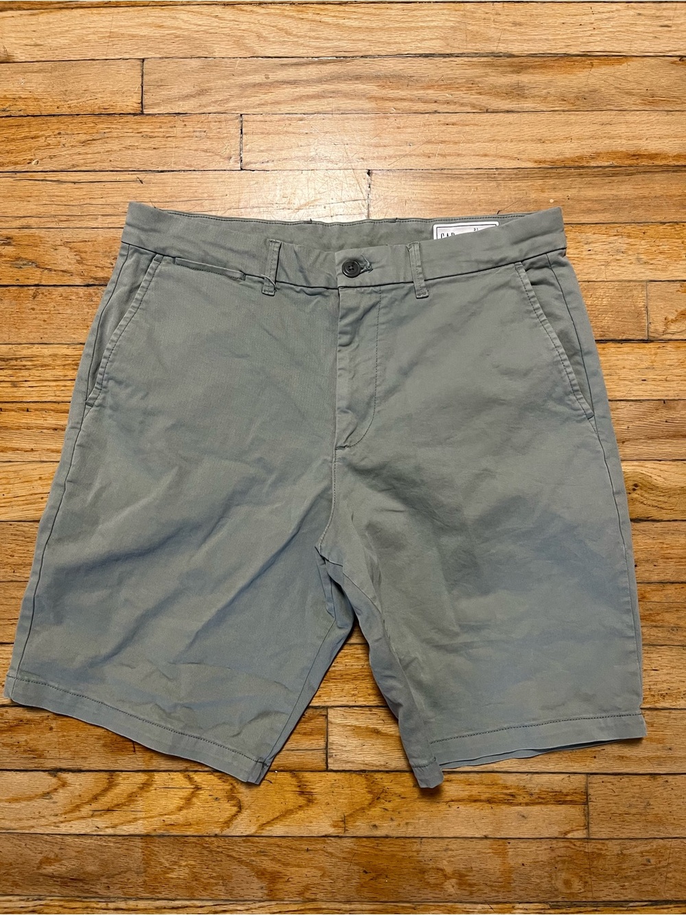 Gap Men's Size 31 Khaki Shorts – 10" Inseam